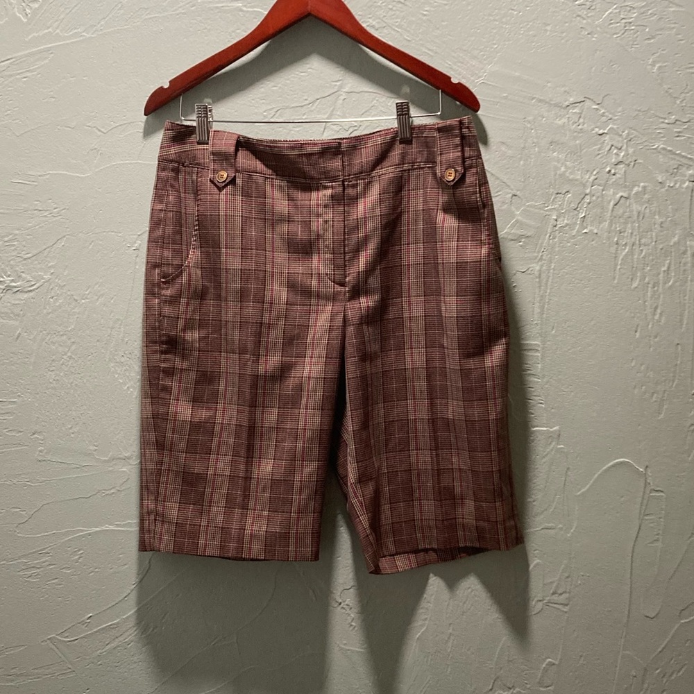 Sport Haley
12 Bermuda Shorts
Approx 11 Inseam